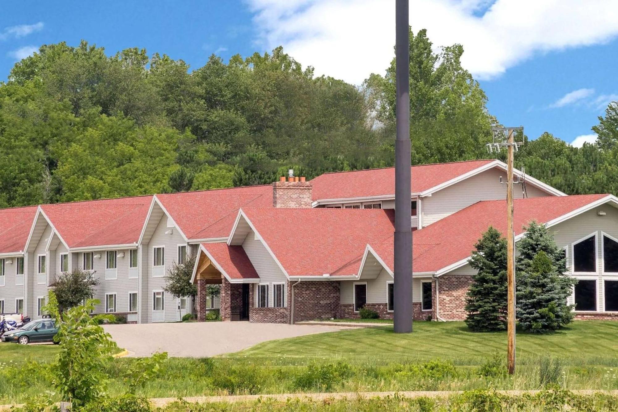 Americinn By Wyndham Baldwin Zewnętrze zdjęcie