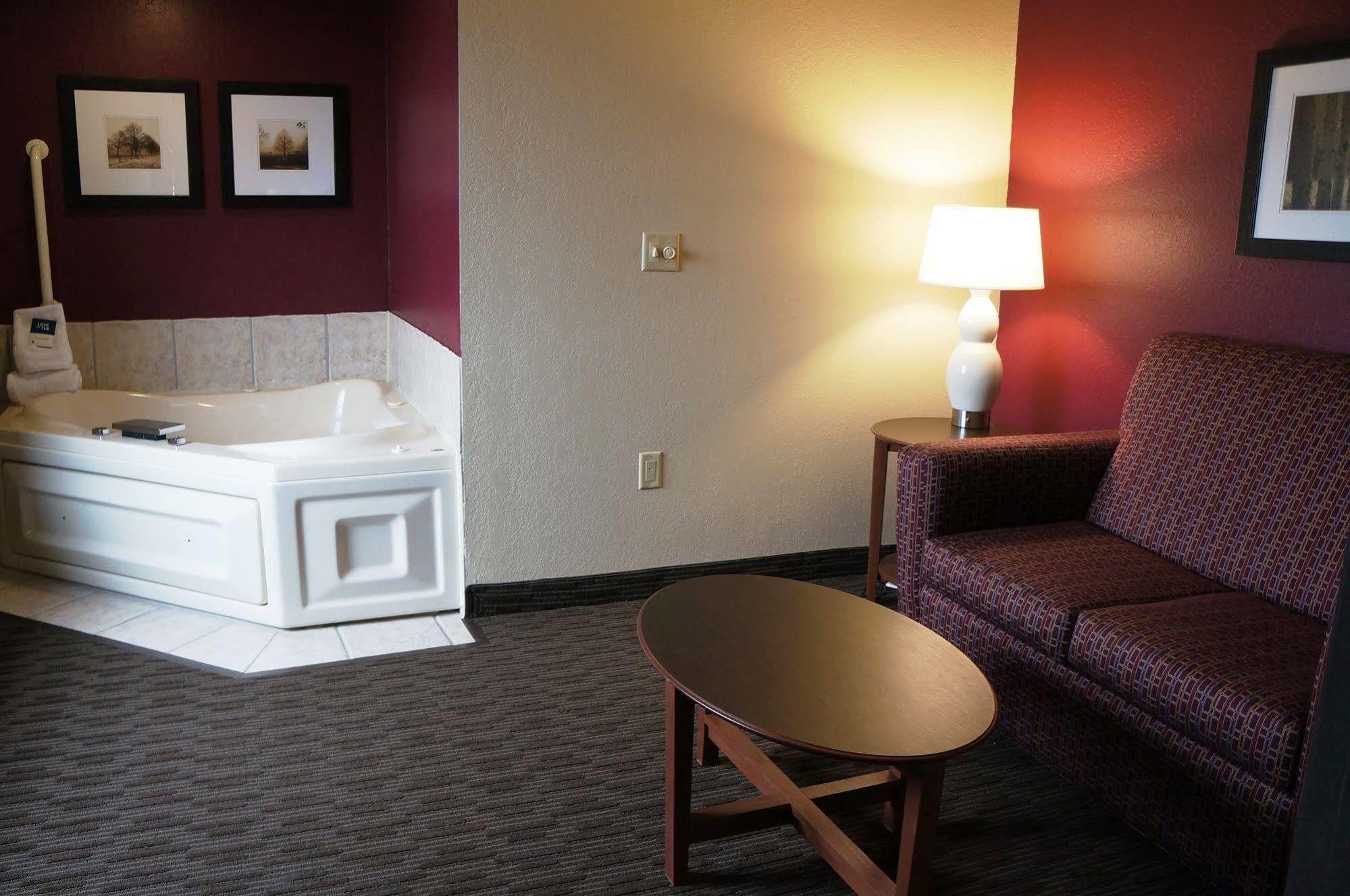 Americinn By Wyndham Baldwin Zewnętrze zdjęcie